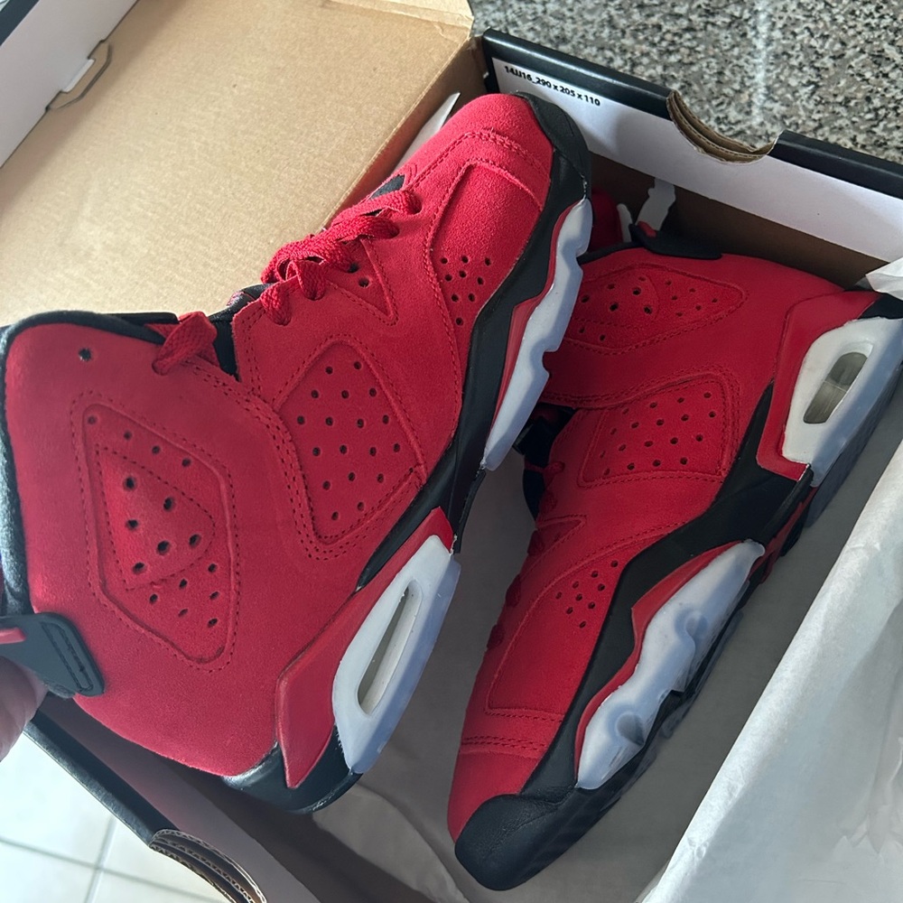 Air Jordan 6 size 4Y